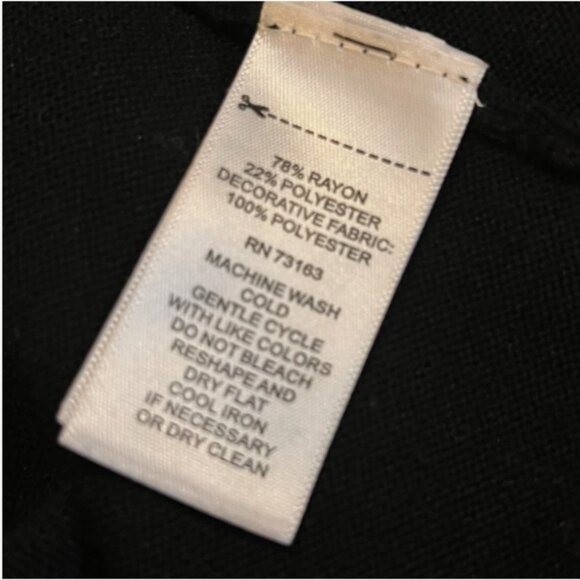 Cable & Gauge. Size Medium. Lightweight Black Knit Pullover. Tunic. Rayon B64 - Picture 5 of 5